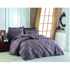 Комплект постельного белья Class Similar Brown  — это уже перевод на русский язык.  Он и так на русском, только с использованием английских слов.  Если нужно заменить английские слова на русские аналоги, то можно предложить несколько вариантов в зависимос