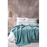 Пике Diva Dreams 01  (This translates to the same in Russian)
