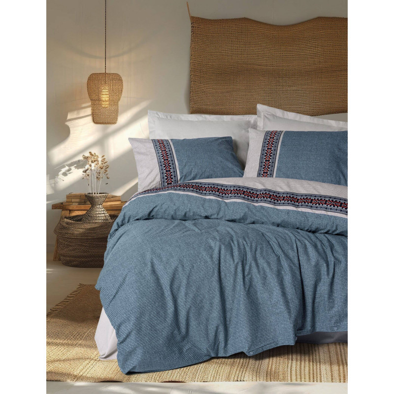 Bed Linen Set Cotton Box Folk Art Polku Gri – elegance and comfort for your bedroom

Specifications:
- Material: cotton
- Color: gray with an ethnic pattern
- Set includes: two pillowcases, duvet cover, sheet
- Sizes: standard (double