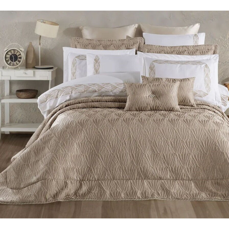 Набір постільної білизни з вишивкою та жакардовим покривалом Dantela Vita - Alina bej-gold євро