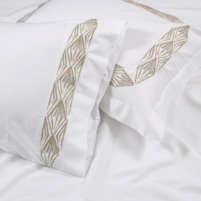 Набір постільної білизни з вишивкою та жакардовим покривалом Dantela Vita - Alina bej-gold євро