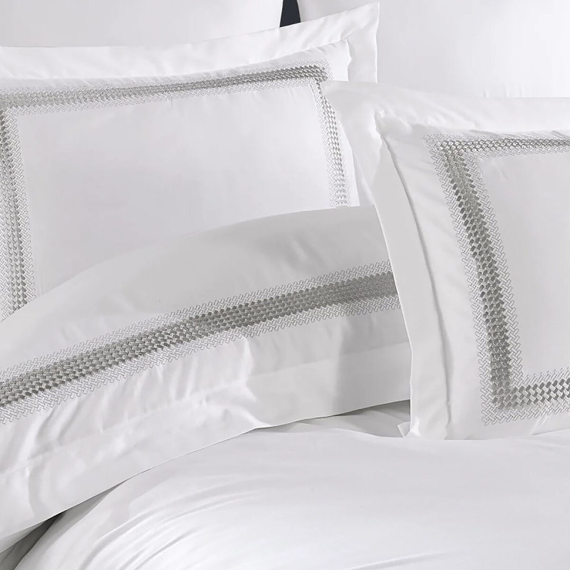 Постільна білизна Dantela Vita сатин з вишивкою - Katrina gri сірий євро