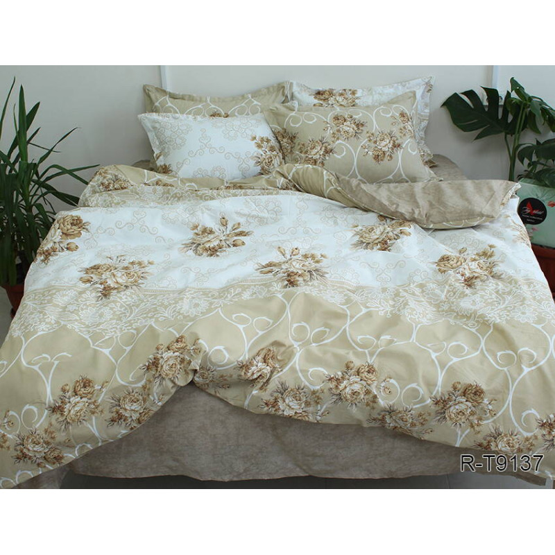 Bed Linen Set with Coordinating Fabric R-T9137