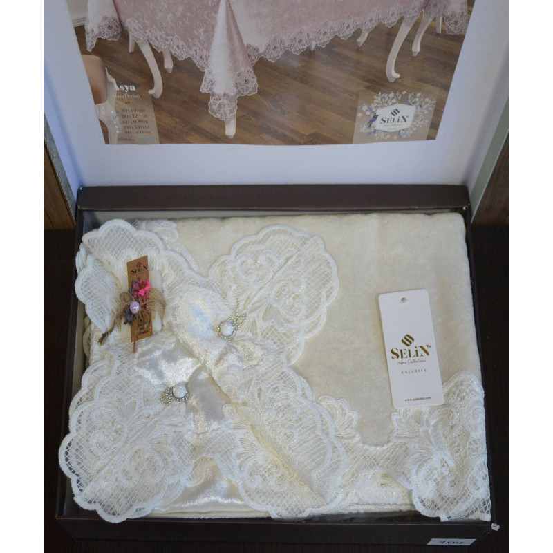 Прямокутна велюрова скатертина Selin Asya 160х300 з мереживом