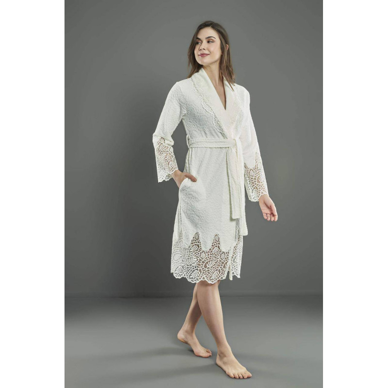 Жіночий трикотажний халат Nusa з мереживом кремового кольору 3XL