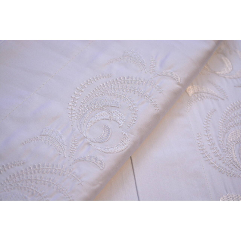 Комплект постільної білизни Issimo Embroidered Satin євро