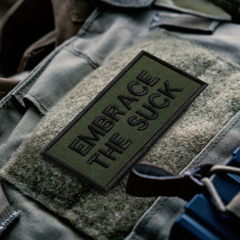 Набір шевронів 2 шт. із липучкою Embrace the suck 4х8 см вишитий патч шеврон нашивка