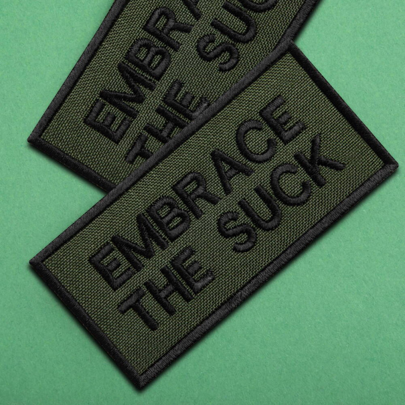 Набір шевронів 2 шт. із липучкою Embrace the suck 4х8 см вишитий патч шеврон нашивка