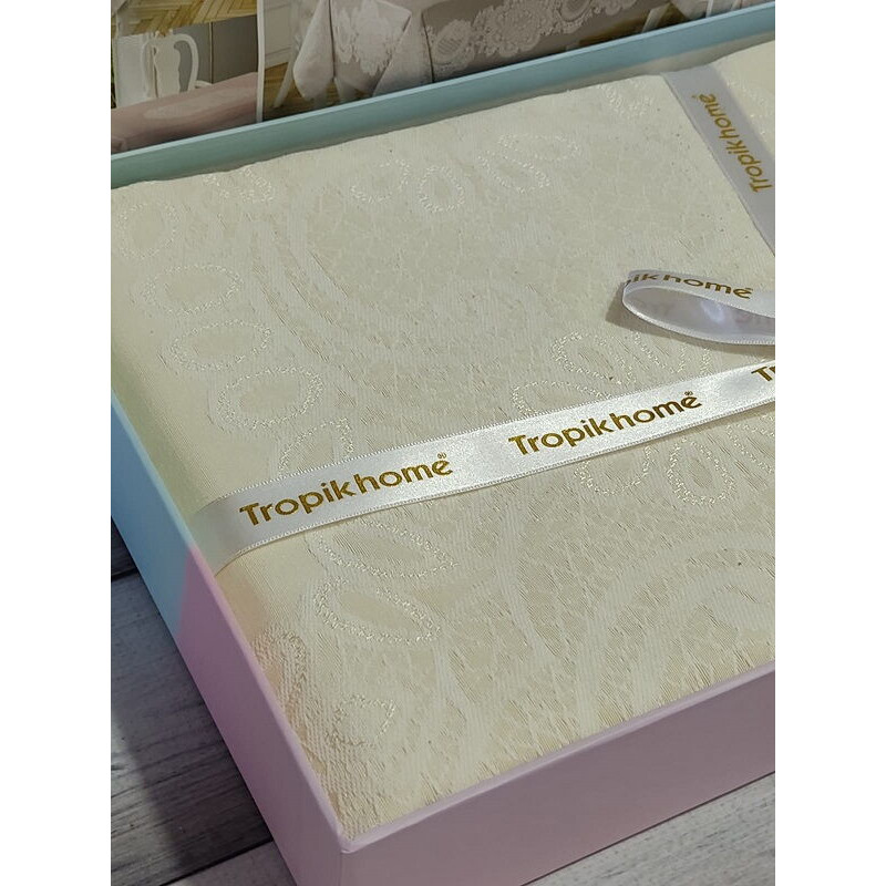 Tropik home ROYAL.Жаккардова скатертина 150-220см.Туреччина. (37910)