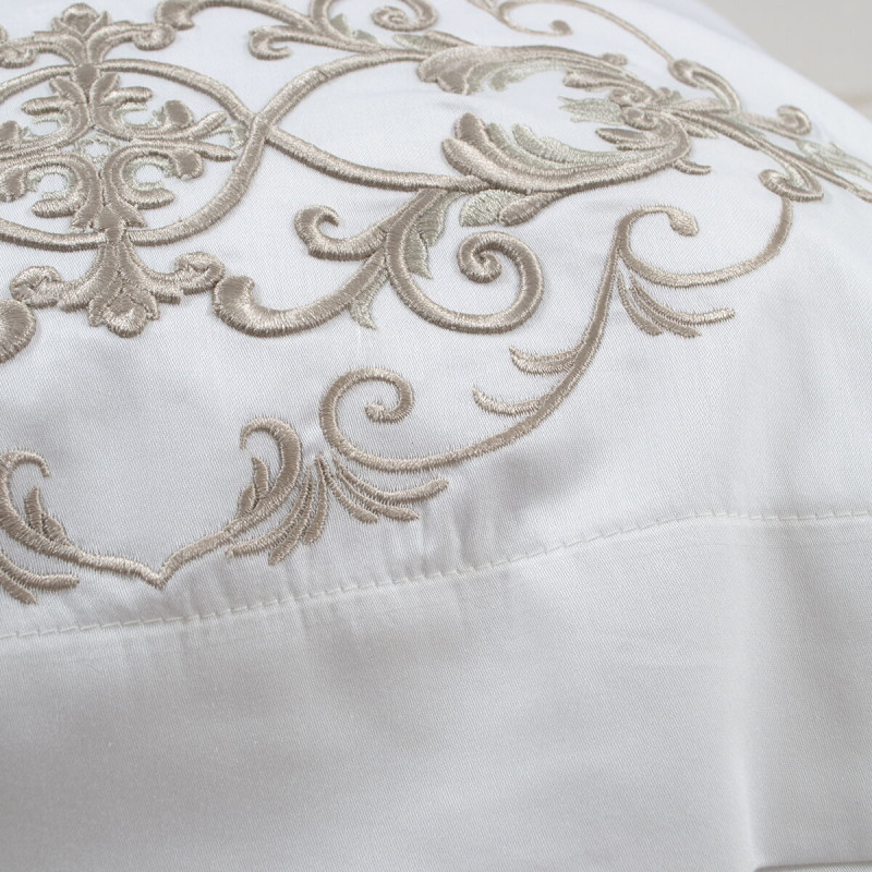 Постільна білизна Dantela Vita сатин з вишивкою - Intence сімейний