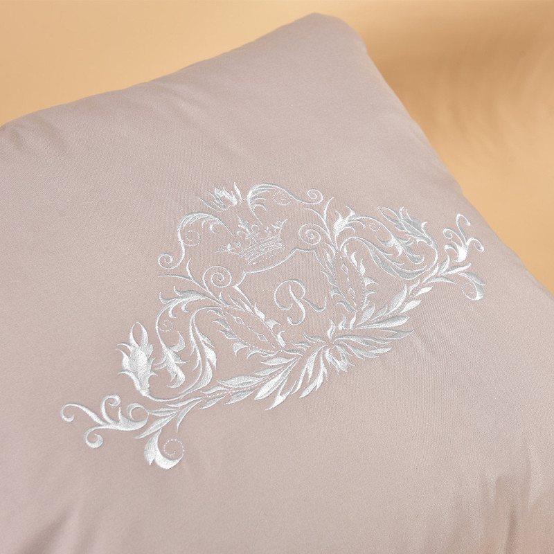 Подушка декоративна 45х45 см ROYAL IDEIA з вишивкою св сіра антиалергенна з кантом