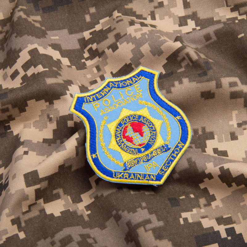 Шеврон на липучці International Police Association 8х9 см вишитий патч нашивка