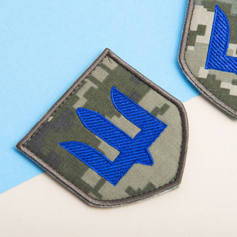 Шеврон нашивка на липучці Тризуб ЗСУ 7х7,5 см синій на пікселі вишитий патч нашивка