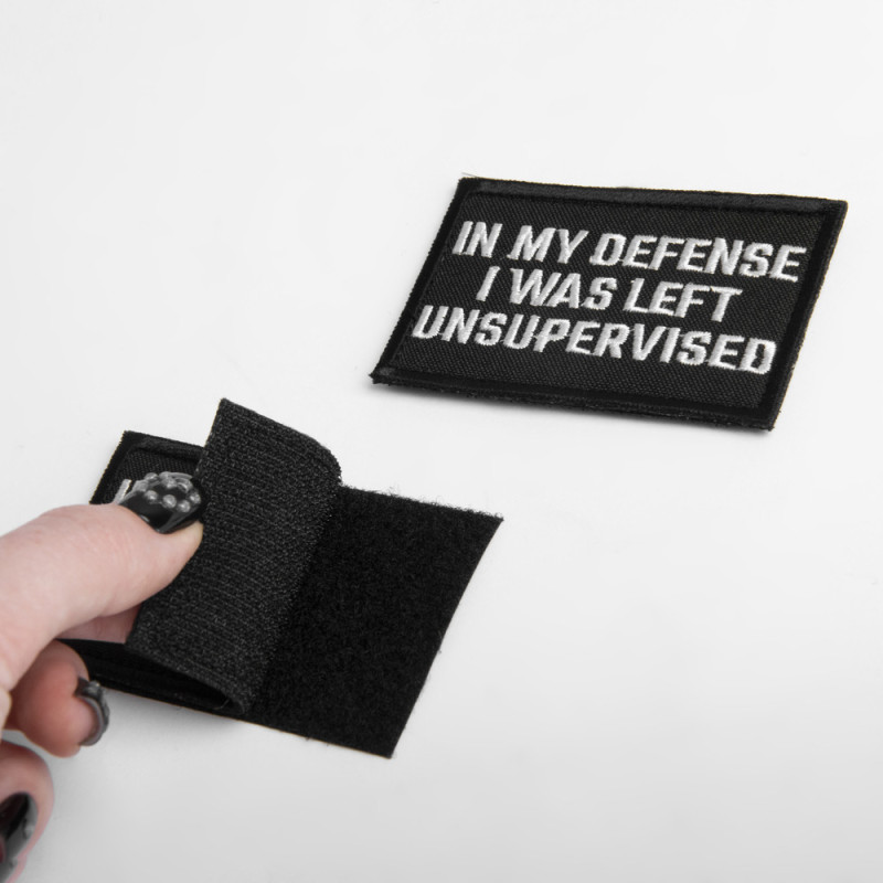 Набір шевронів 2 шт. з липучкою "In My Defense I Was Left Unsupervised" 5х8 см вишитий патч нашивка шеврон