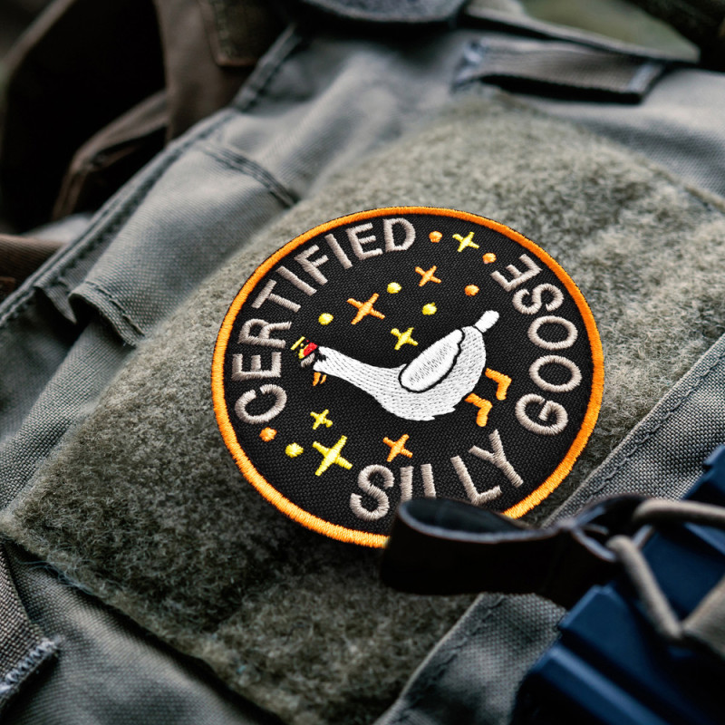 Шеврон нашивка Certified Silly Goose 7,6 см вишитий патч на липучці, для тактичного рюкзака, жилета, шлейки,