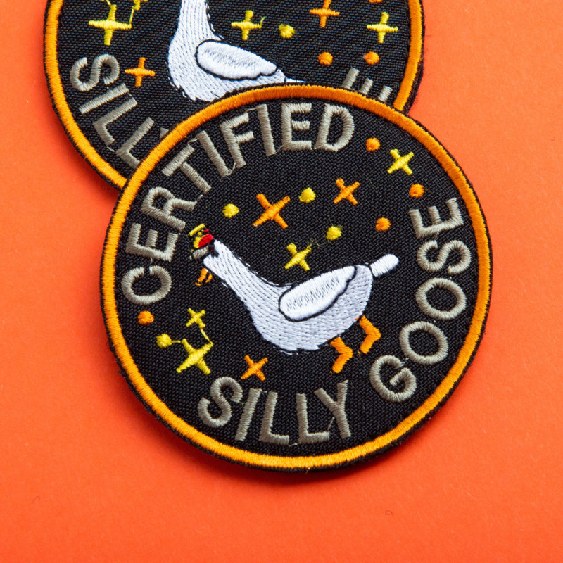 Шеврон нашивка Certified Silly Goose 7,6 см вишитий патч на липучці, для тактичного рюкзака, жилета, шлейки,