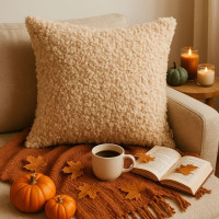 Подушка декоративна IDEIA 55х55 см зі штучного хутра гіпоалергенна карамель