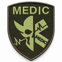 Вишитий тактичний шеврон MEDIC із черепом на липучці, габардин, хакі, 6,5×8 см