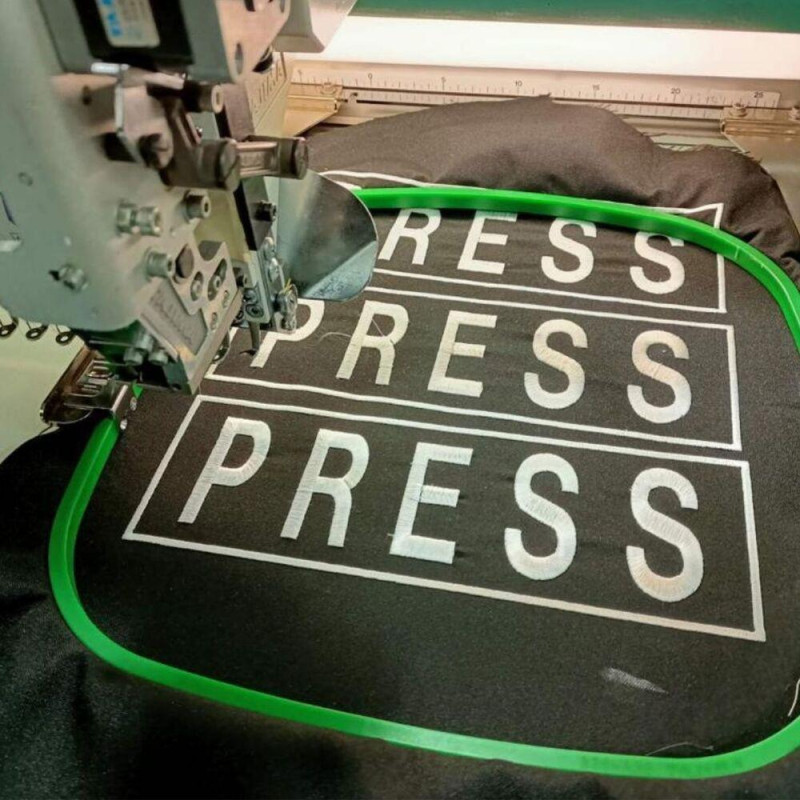 Шеврон на липучці для журналістів Преса Press 8х25 см вишитий патч нашивка для працівників медіа та ЗМІ