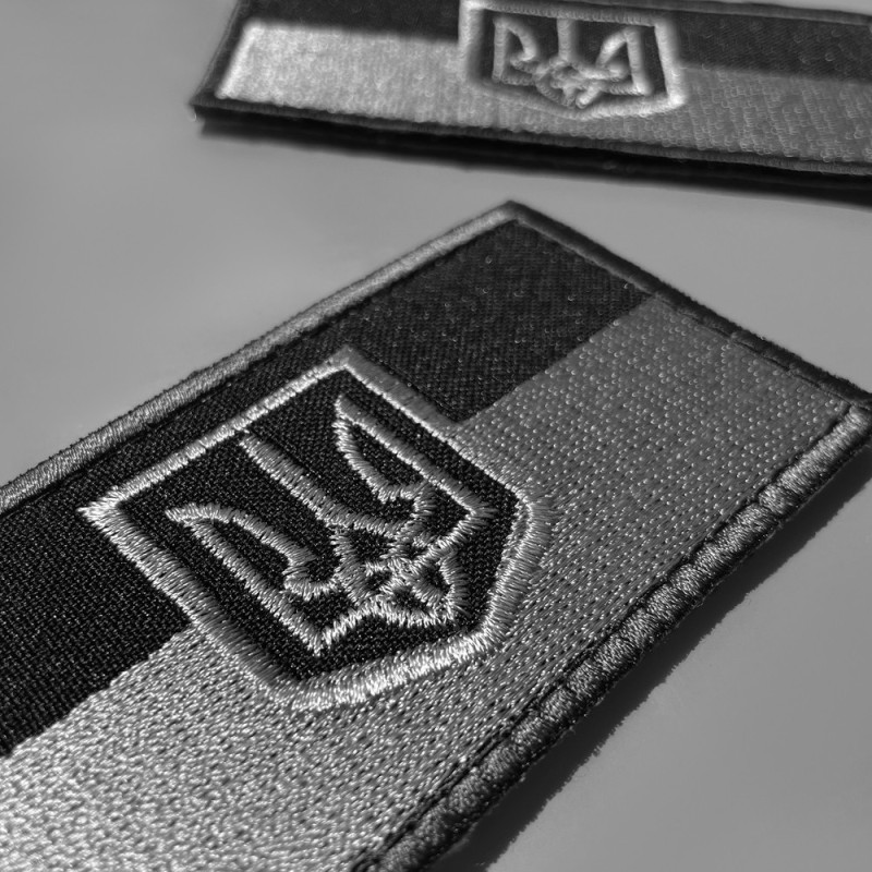Шеврон на липучці Прапор України з тризубцем польова версія 5х10,5 см чорний
