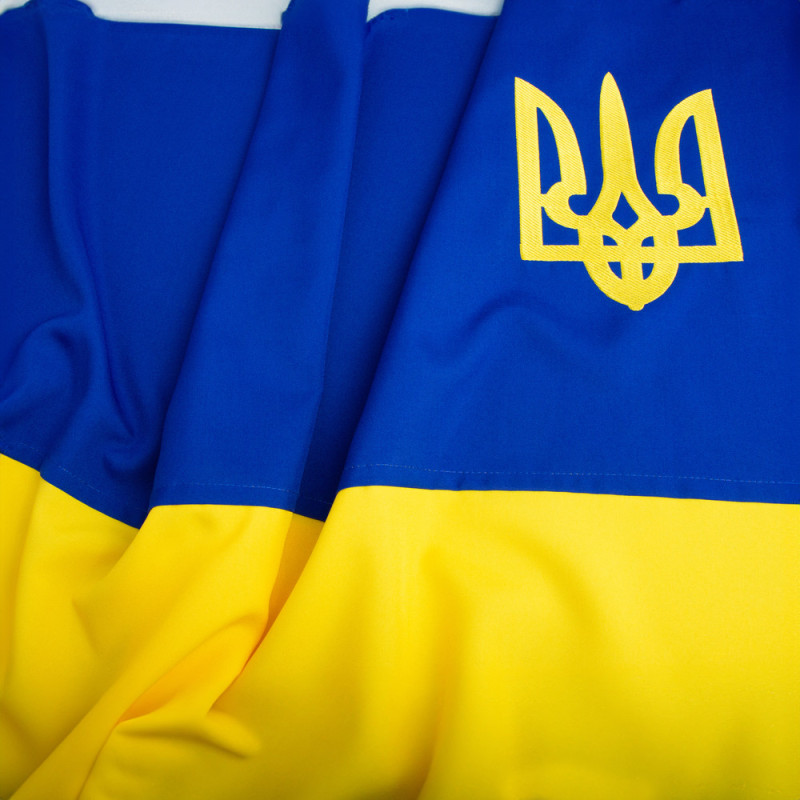 Прапор України 90х135 см з вишитим тризубом тканинний синьо-жовтий преміум якість