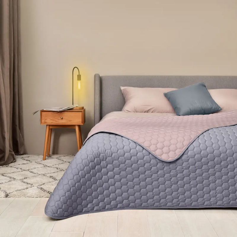 Покривало на ліжко Silhouette 240x260 IDEIA двостороннє міцне стібка тканини антиалергенне волокно