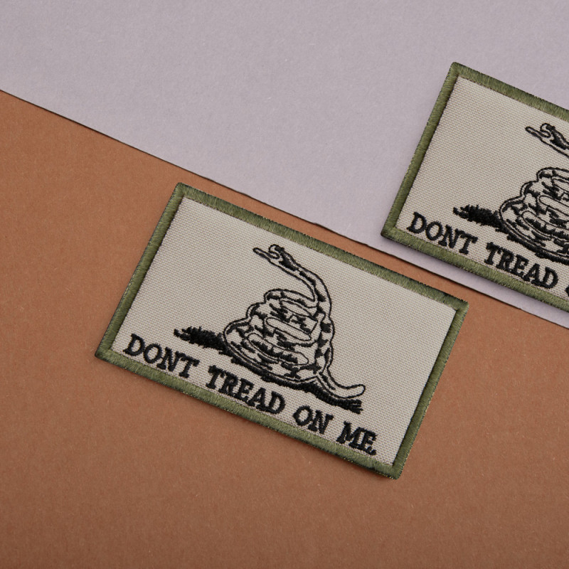 Набір шевронів 2 шт з липучкою Змія Don't Tread On Me 5х8 см, прапор США, Америки, вишитий патч, шеврон, нашивка