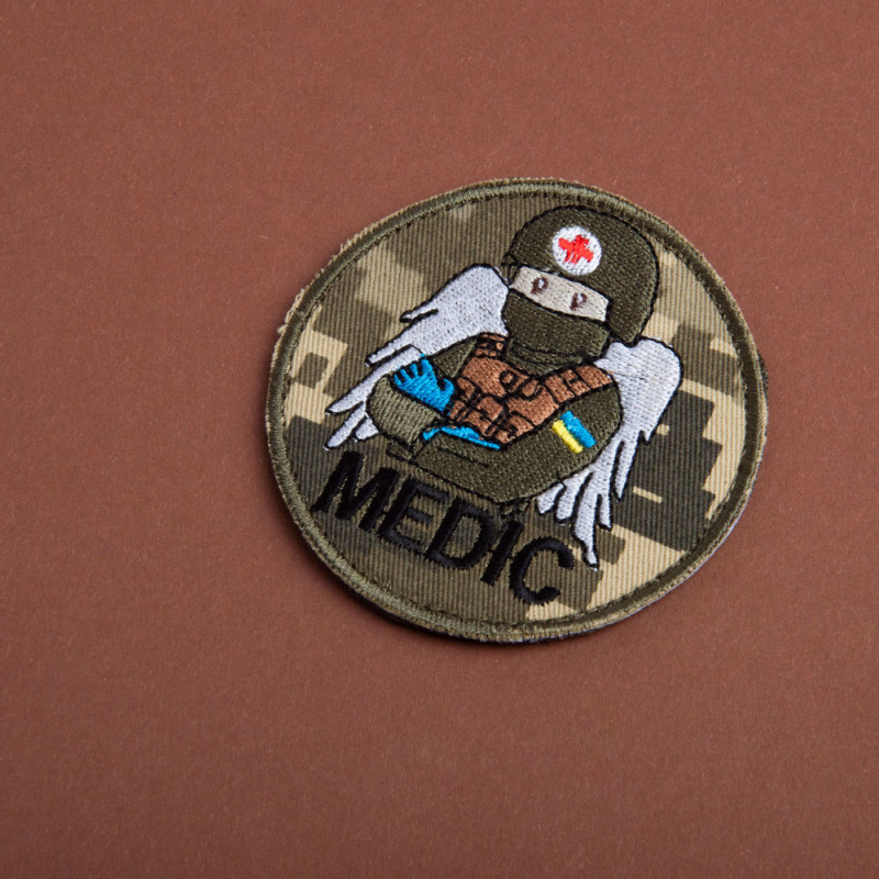 Набір шевронів 2 шт на липучці MEDIC піксель 7,5х7,5 см, вишитий патч шеврон нашивка медична