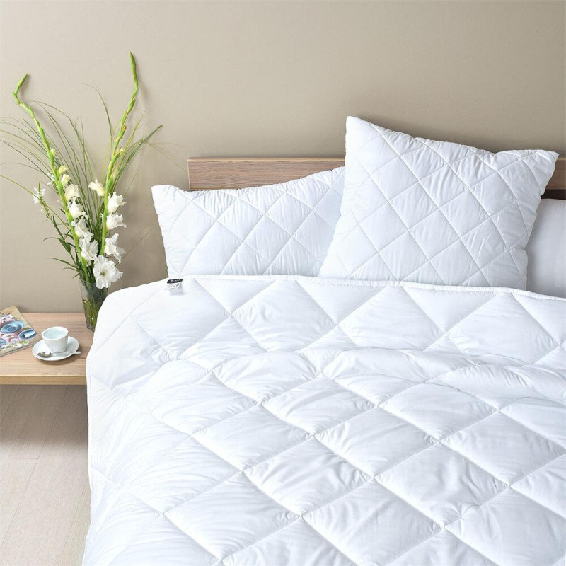 Ковдра Comfort літня 175х210 см IDEIA для літа антиалергенна біла