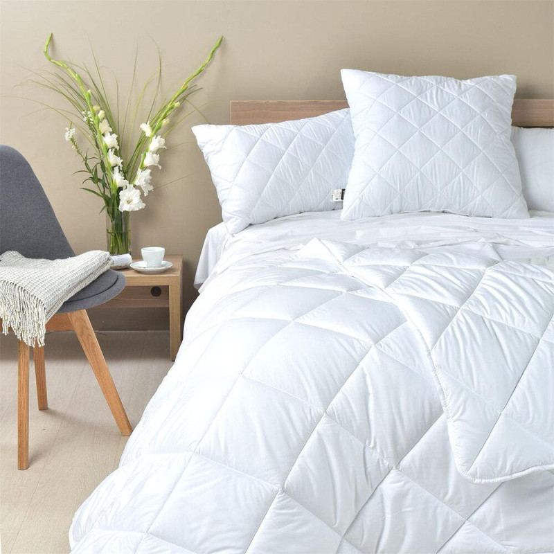 Ковдра Comfort літня 175х210 см IDEIA для літа антиалергенна біла