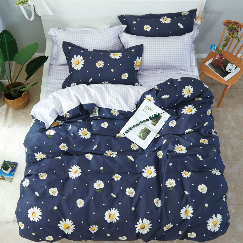 Сімейний комплект постільної білизни Home Line "Ромашкова ніч" 137481