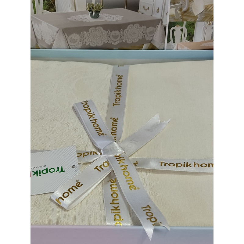 Tropik home ROYAL.Жаккардова скатертина 150-220см.Туреччина. (37910)