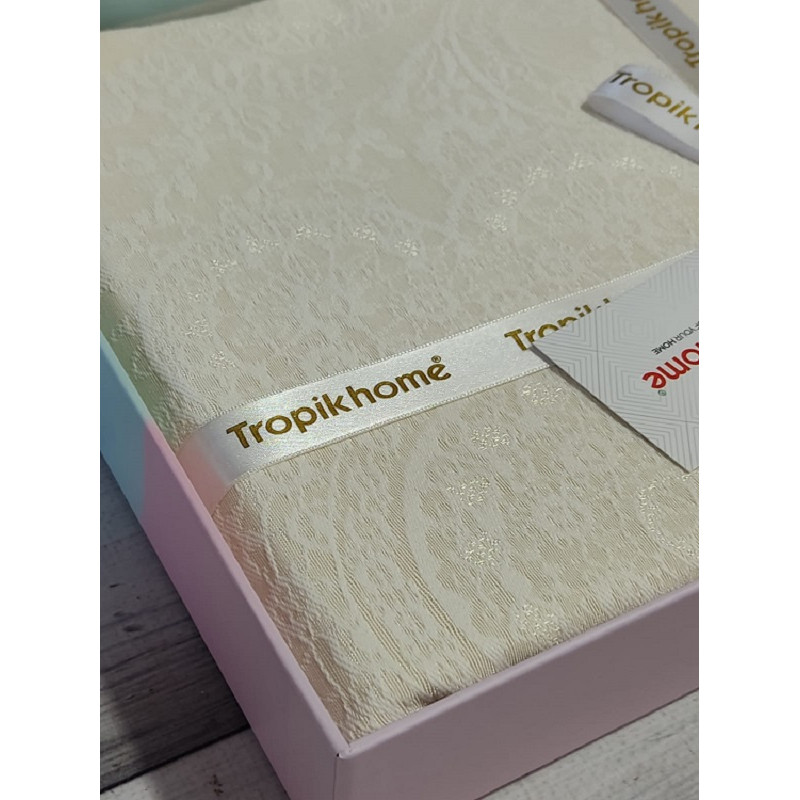 Tropik home ROYAL.Жаккардова скатертина 150-220см.Туреччина. (37910)
